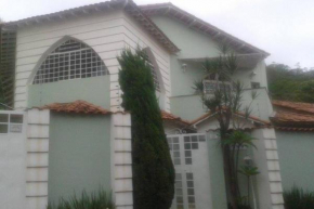 Casa com piscina, churrasqueira, fogão à lenha. SUL DE MINAS GERAIS
